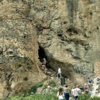 Дзивгисская пещерная крепость :: Елена (ЛенаРа)