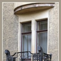Балкон с пауком и паутиной на решётке балкона в доме Лидваля по Каменноостровскому проспекту :: Стальбаум Юрий 