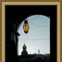 Художественный фонарь на воротах Толстовского дома на Фонтанке, построенного архитектором Ф.Лидвалем :: Стальбаум Юрий 