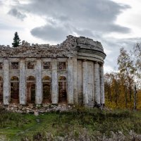 Разрушенная церковь святой троицы :: Ирина Смирнова