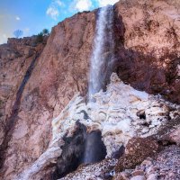 Водопад Азау-су и его снежная корона :: Константин 