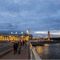 Вечером на Дворцовом мосту :: Любовь Зинченко 