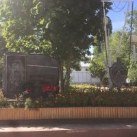 Памятник Вячеславу Малярову. Город Балаково, Саратовская область :: Таня К
