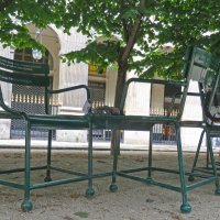 Зеленые кресла в парках Парижа. :: ИРЭН@ .