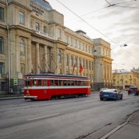 Ретро трамвай на Среднем проспекте Васильевского острова :: Магомед .