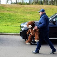 На трибунах стало тихо, зрители разъезжаются. :: Татьяна Помогалова