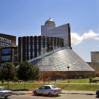Крыло здания Национальной библиотеки в Грозном :: Елена (ЛенаРа)