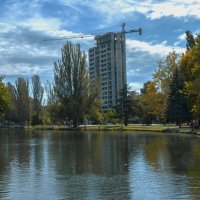 Новостройки в парковой зоне :: Валентин Семчишин