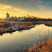 Монастырь над рекой... :: Эдуард Кокозов