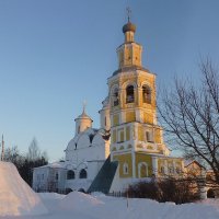 Новая колокольня с церковью Алексия :: Лидия Бусурина