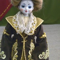 Кукла в золотом шитье :: Владимир Никольский (vla 8137)