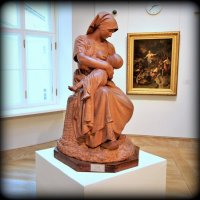 Скульптура "Крестьянка с ребенком". :: Валерий Новиков