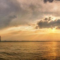 Вечернее небо над Керченским проливом :: Игорь Сарапулов