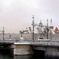 Октябрьский мост :: Сергей Карачин