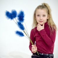 Девочка с синими цветами :: ura Зелев