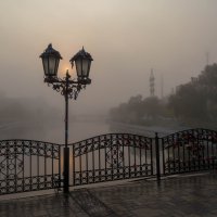 Туман в городе :: Владимир Жуков