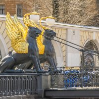 Львы с золотыми крыльями на Банковском мосту :: Стальбаум Юрий 