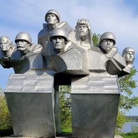 Памятник на Шиловском плацдарме :: Татьяна 