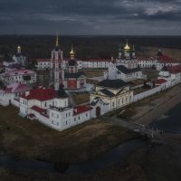 Варницкий монастырь за пол-часа до заката :: Дмитрий Шишкин