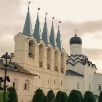 Покровская церковь и звонница :: Сергей Кочнев