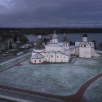 Майским снегом припорошеннный, монастырь стоит на берегу... 4 :: Дмитрий Шишкин