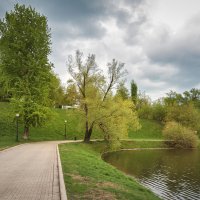 В весеннем парке ... :: Сергей Кичигин