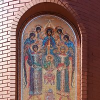 Икона на фасаде Михайловского собора в Токсово (Ленобласть) :: Стальбаум Юрий 