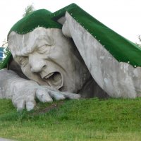 Скульптура  "Прорыв"  венгерского мастера Эрвина Эрве-Лорана. :: Наиля 