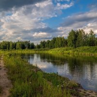 Озеро, дорога, облака и ....... :: Андрей Дворников
