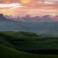 Огненный рассвет в горах Кавказа :: Сергей Сабешкин
