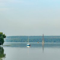 На водохранилище утром.. :: Юрий Стародубцев