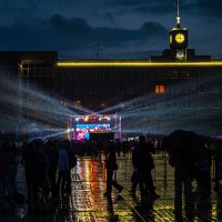 Ночь, концерт, дождь. :: Андрей + Ирина Степановы