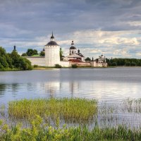 Вид на Кирилло-Белозерский монастырь :: Константин 