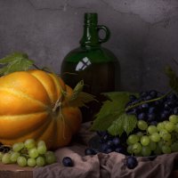 Натюрморт с виноградом и дыней :: Максим Вышарь