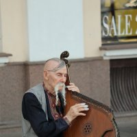 Музыкант старинный. :: Александр Кондаков
