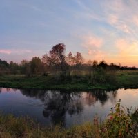 Закат на реке Шерна :: Денис Бочкарёв