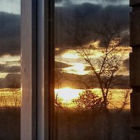 Отражение заката в окне :: Мария Васильева