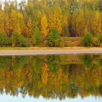 Осень на воде :: Сергей Беляев
