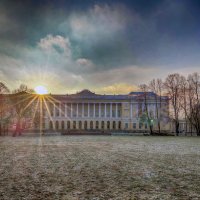 Заход солнца над Михайловским дворцом в Михайловском саду :: Любовь Зинченко 
