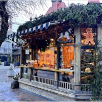Уличное кафе с крендельками. :: Валерия Комова