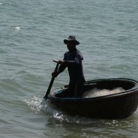 Вьетнамский рыбак. :: Лютый Дровосек
