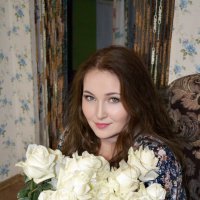 Любимая супруга Татьяна с цветами :: Борис Русаков