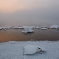 морозный берег реки :: Егор Камышов