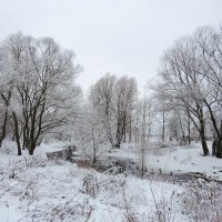 Зимой у городской речки :: Андрей Снегерёв