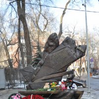 Памятник детям, погибшим во время фашистского налёта 13 июня 1942 г. :: Татьяна 