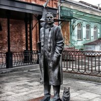 Памятник Михаилу Булгакову во Владикавказе :: Oleg S