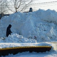 Февраль...Нефтеюганск. Снежная гора. :: Владимир 