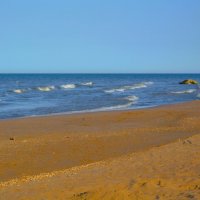 Дербент. Каспийское море в районе железнодорожного вокзала. :: Пётр Чернега