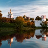Новодевичий монастырь в золотой час :: Валерий Вождаев