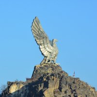 Орел - Символ и хранитель трассы Ереван-Севан. :: Oleg4618 Шутченко